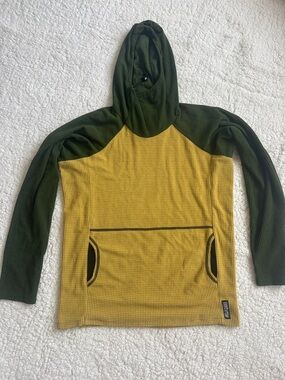 Melanzana 🏔️ Green & Yellow Hoodie Men’s Medium